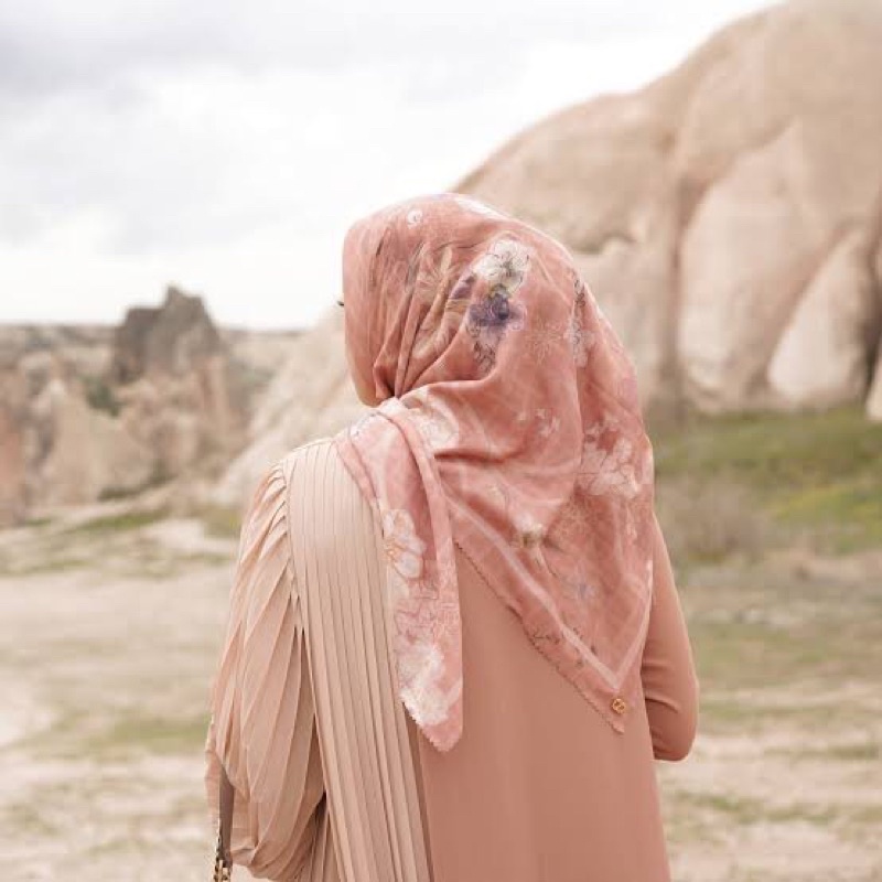 Preloved Buttonscarves Sofya - Spice