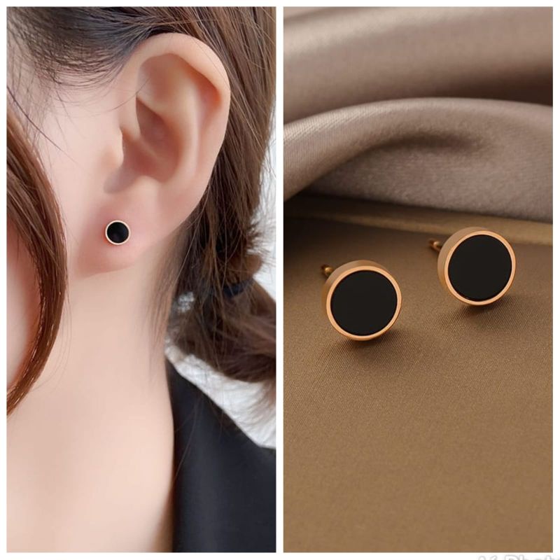 Anting Titanium Black Square Korean Look