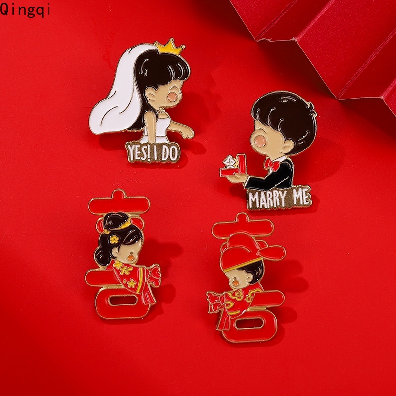 Bros Pin Enamel Bentuk Pasangan Pengantin Pria / Wanita Untuk Hadiah Anniversary / Tunangan