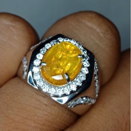 NATURAL YELLOW SAPPHIRE