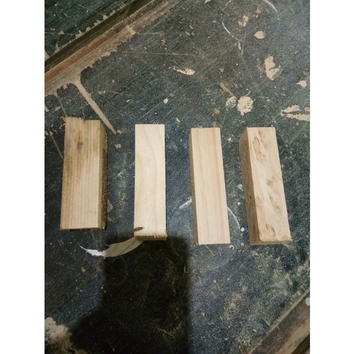TERLARIS  KAYU KASO POTONGAN 3X3X10CM