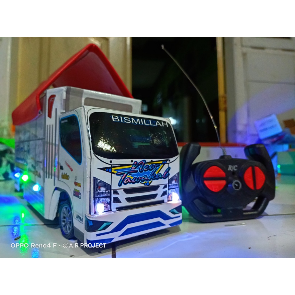 miniatur truck oleng remote control (RC) baterai cas free baterai