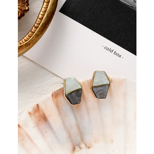 LRC Anting Tusuk Fashion Trapezoidal White Gray Geometric Acrylic Stitching K8040X