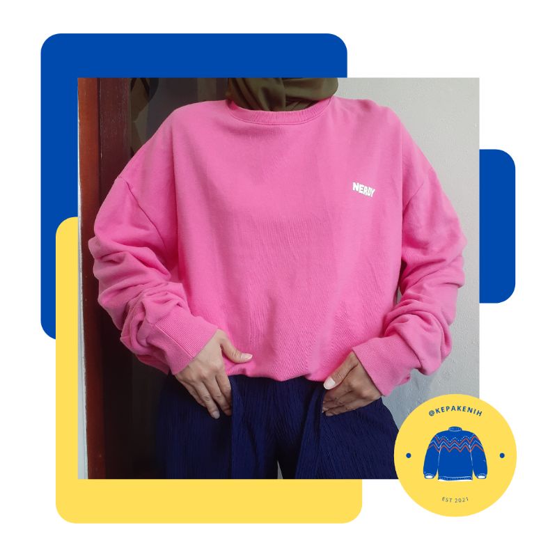 THRIFT CREWNECK NERDY PINK