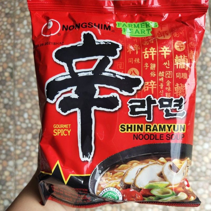 

NONGSHIM SHIN RAMYUN NOODLE SOUP 120GR