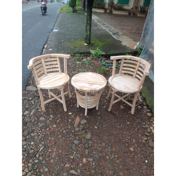 kursi teras mentah 2 kursi 1 meja.