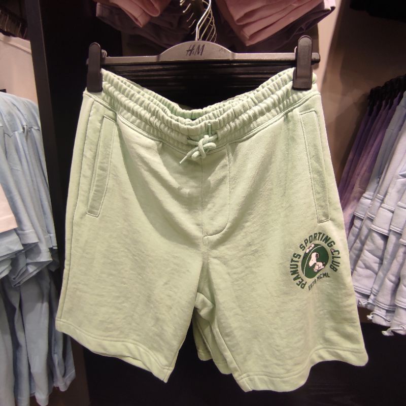 Celana pendek pria Peanut x H&M Original Store