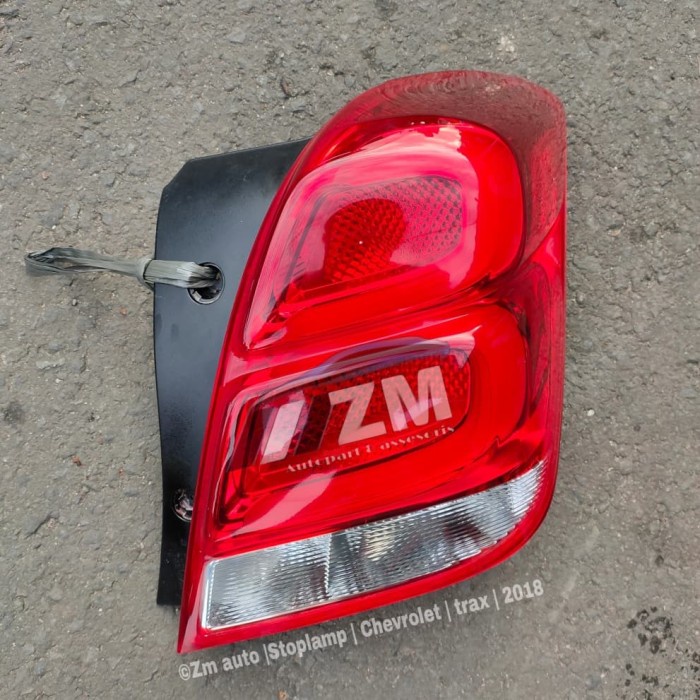 Bekas} stoplamp Chevrolet trax LED 2017 Murah