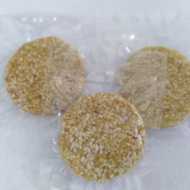 

Enting Bulat / Pieces / 20gr (Kacang / Wijen)