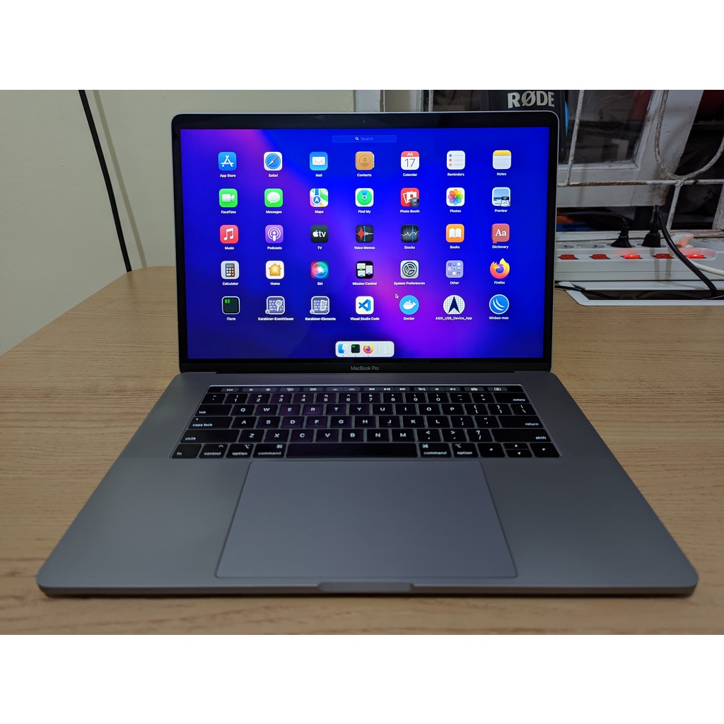 Jual Apple MacBook Pro 15" 2019 I9 TouchBar 16GB RAM 512 GB SSD ...