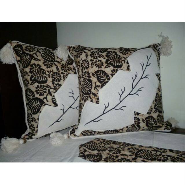  Sarung  Bantal  Kursi  Set Batik Kombinasi Tenun Daun Pisang 