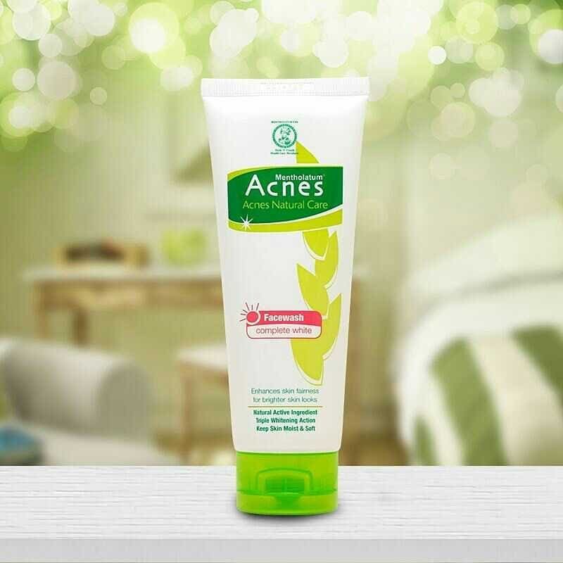 Acnes facewash complete white