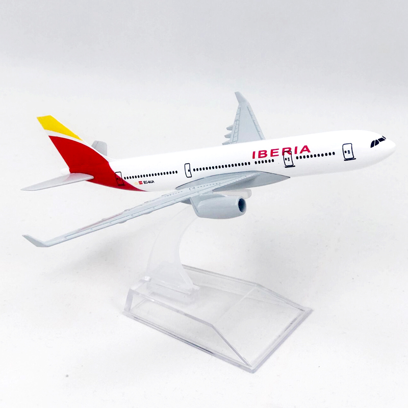 Iberia Airlines A330 Miniatur Diecast Pesawat Spain Airbus 330 Bahan Metal Ukuran 16CM