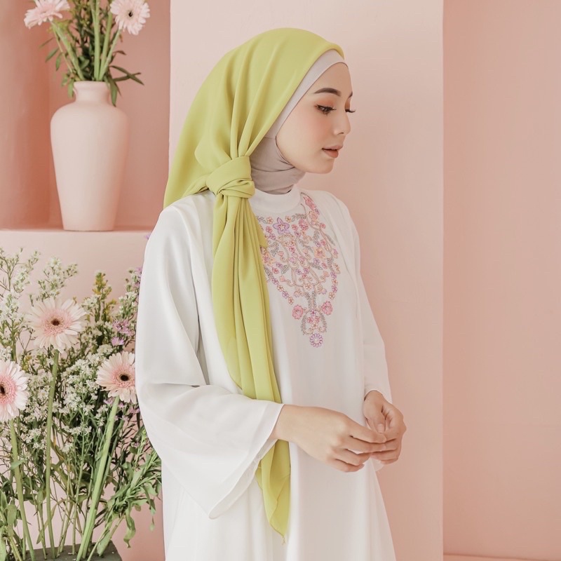 40+ Warna Hijab Segi Empat Bella Square Premium Original Jilbab Bella Square Polos Pollycotton-Lime