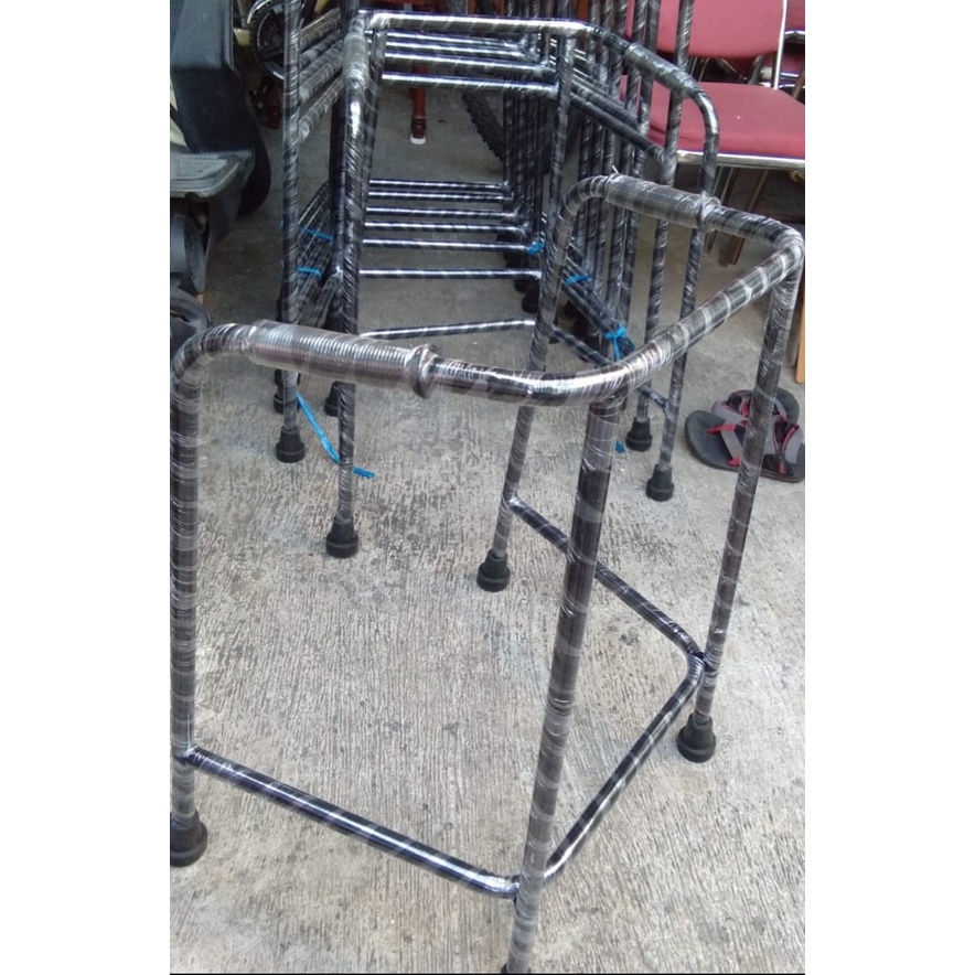 Jual ~WALKER PATEN LOKAL ALAT BANTU LATIHAN JALAN KAKI 4/KRUK PENYANGGA ...