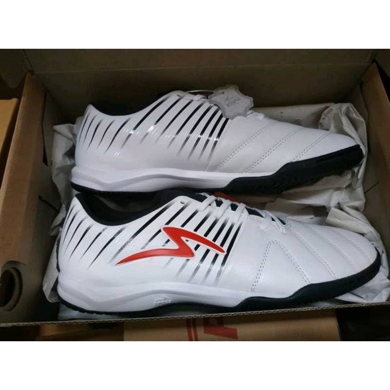 sepatu futsal specs barricada lea 19 in white