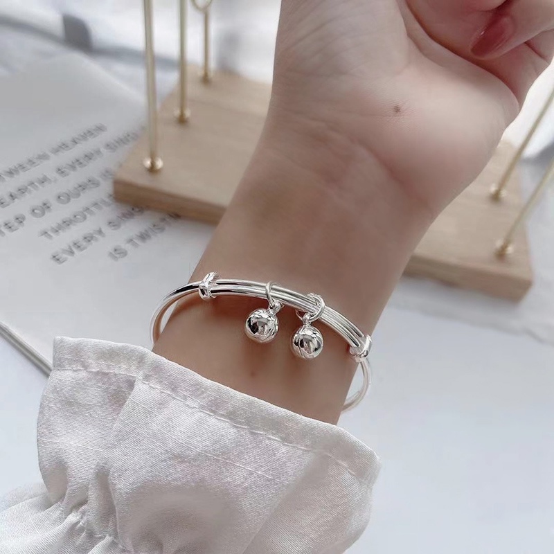 Gelang Bangle Adjustable Warna Silver Dengan Lonceng Untuk Wanita