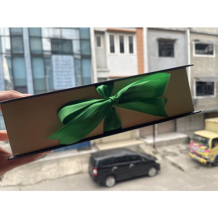 

Kotak hardbox hampers idul fitri eid mubarak