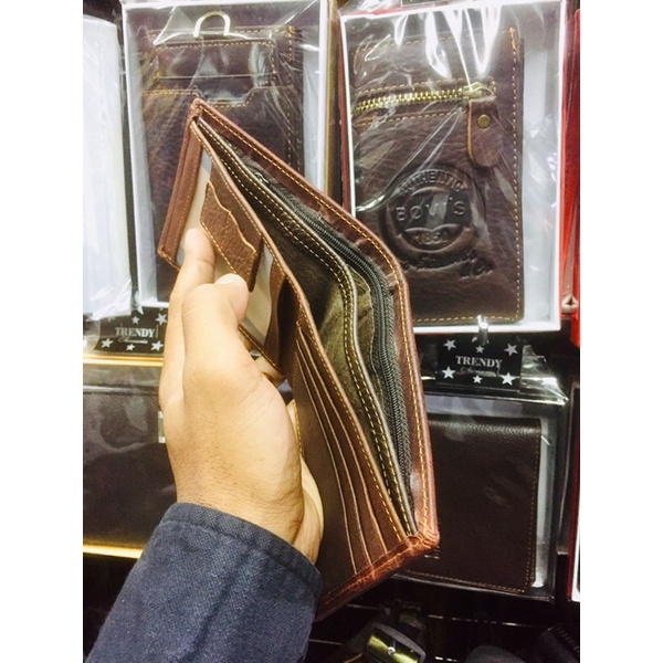 Dompet lipat biasa bahan kulit asli impor berkulitas (jenis kulit basah) model res depan #kulit #dompetkulit #dompetpria #dompetimpor #dompetkeren #dompetcowok