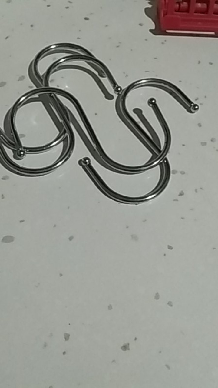 Gantungan Kaitan Huruf S