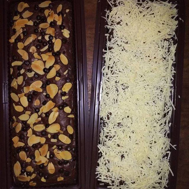 

Brownies Panggang Mix Topping