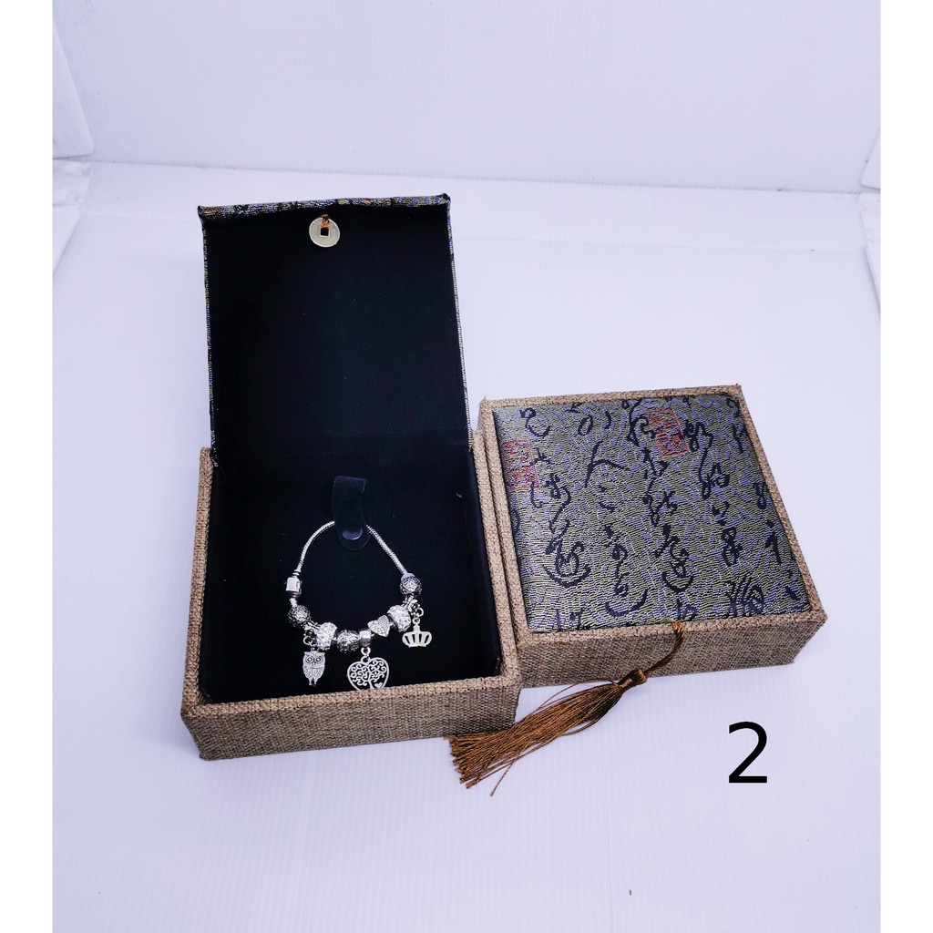 Kotak Gelang Besar Motif Tersedia Berbagai Warna Bracelet Box Tempat Perhiasan Jewelry Murah Cocok Untuk Gift / Hadiah, Lamaran, Mahar Pernikahan, Hantaran Tunangan, Seserahan Pernikahan