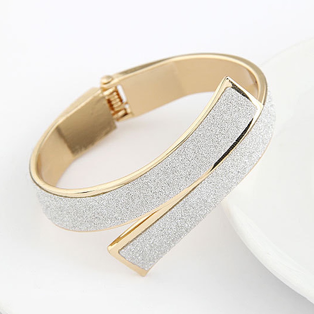 Hu Hu Hu Hu Hu Alat Bantu Pasang Kacamata♡ Gelang Bangle Open Cuff Desain Glitter Elegan Untuk Wanita