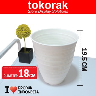  POT  BUNGA PLASTIK  TINGGI 18 CM PUTIH TAWON PIRUS TIRUS 