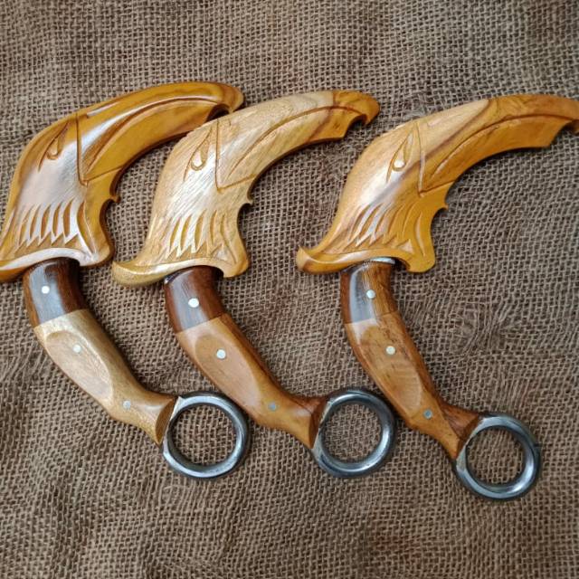 Pisau Baja Tradisional Ukir