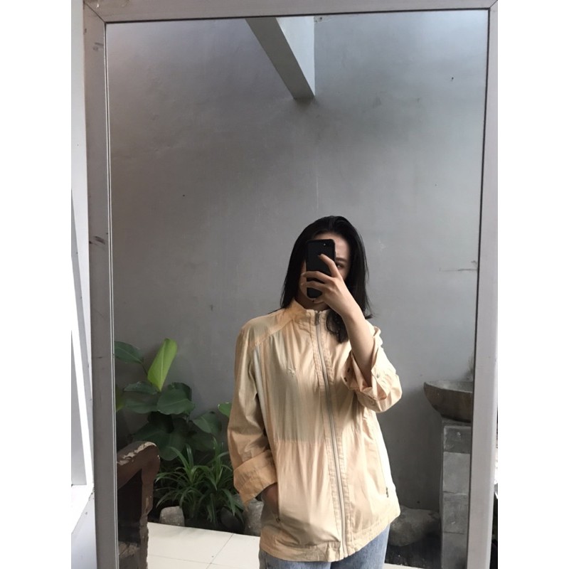Jaket olahraga thrift