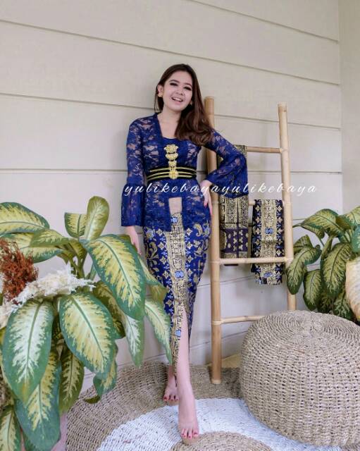 Set Kebaya Bali Modern Model Lonceng Full Brokat