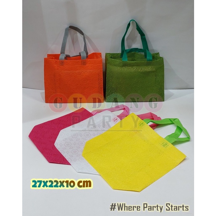 

✨ BISA COD ✨ Spunbond AW Embos/Tas Bingkisan/Goody Bag/Handle Bag/Tas Souvenir Kado