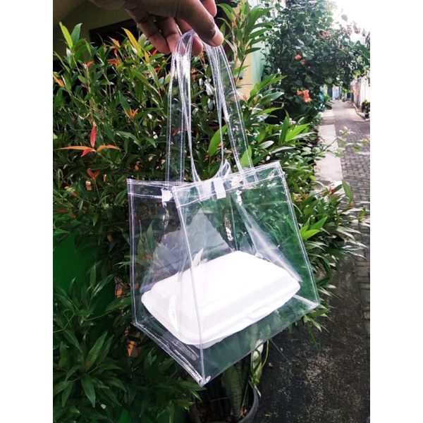 

Tas Jinjing souvenir muat kotak KFC (LEBAR 15cm) ukuran 20×20×15