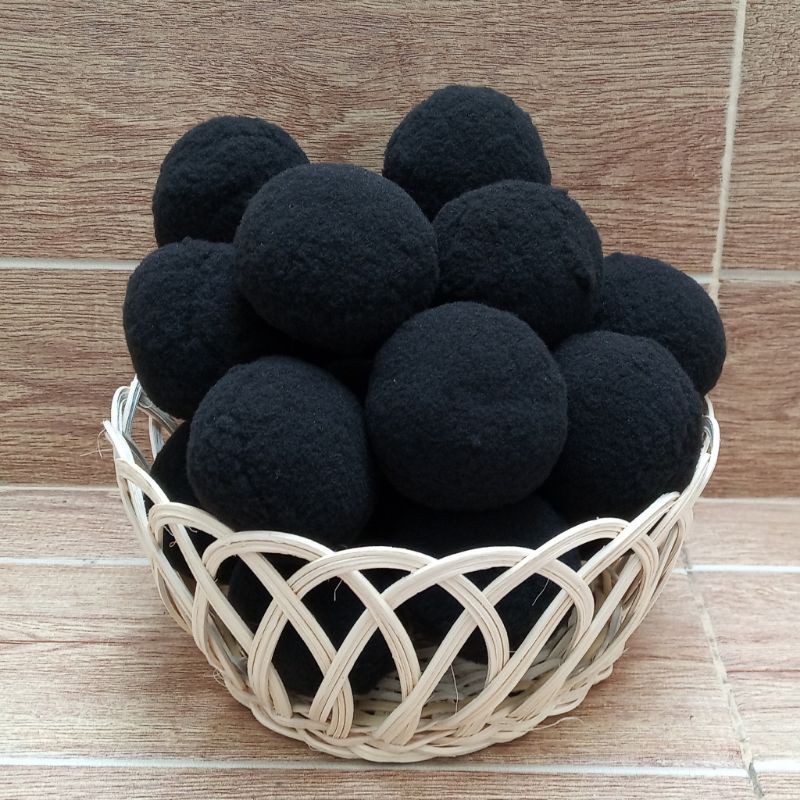 Isi 10 pcs pompom putih / hitam  size 5cm