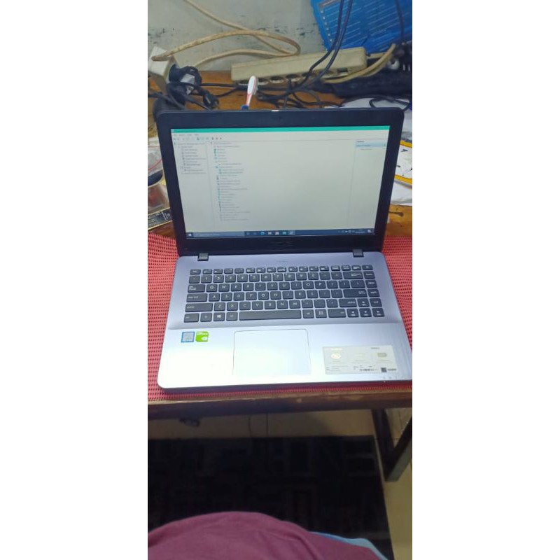 Laptop Asus Vivobook A442UR Core i5-8250u Generasi 8 Coffelake VGA Nvidia 2GB HDD 1TB