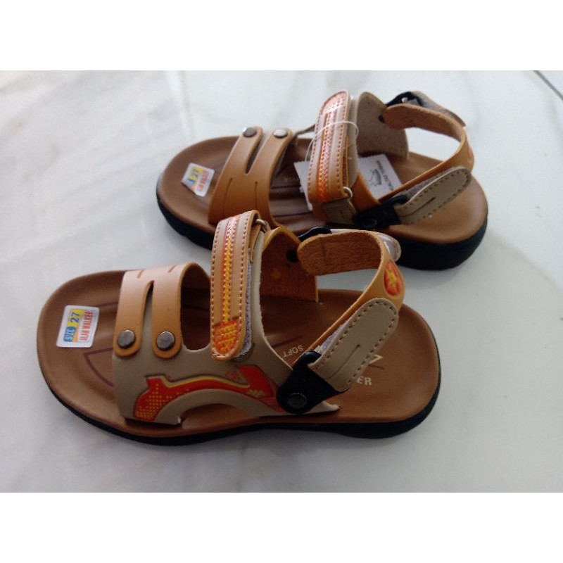 sandal anak Alan Walker