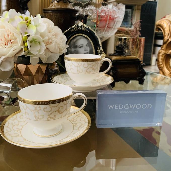 Tea Cup / Saucer / Wedgwood / Celestial Gold / Mewah / Cantik /