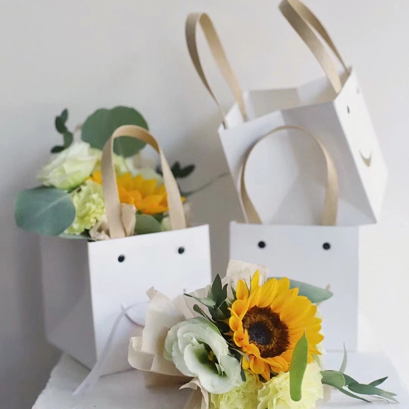 Creative Square Window Bag For Flower Gift / Simple Portable Kraft Paper Gift Bag