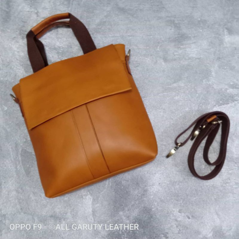 tas kulit pria/ tas selempang cowok/tas kulit asli