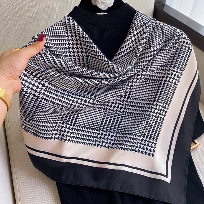 Scarf &quot;Kimmy&quot; 90 x 90 Motif Houndstooth bahan Sutra Imitasi HIGH GRADE, Scarf Mewah