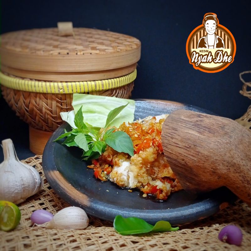 

AYAM GEPREK TANPA TULANG / BONELESS FROZEN NYAH DHE (Plus Sambel dan Kremes)