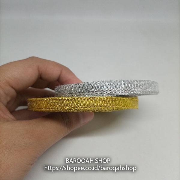 

Pita Gliter Gold Emas dan Silver Kerajinan Craft Souvenir berbagai Ukuran Lebar 1/4 6mm 0.6 cm