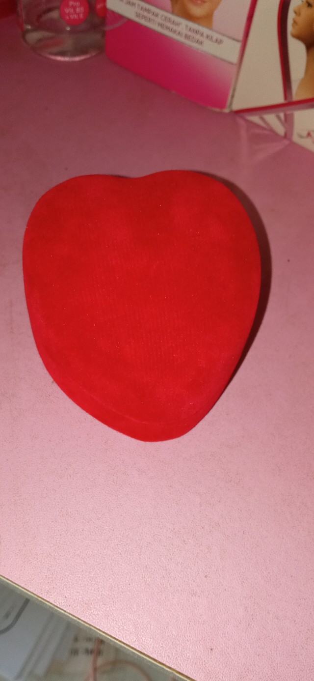 Kotak Cincin Bludru Bentuk Love Buat Tunangan Atau Nikahan Dan Juga Buat Nyimpan Perhiasan