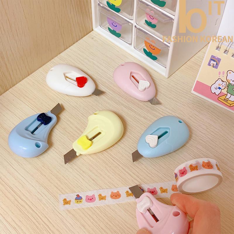 

[COD✨Ready stock]Cute Mini Portable Small Utility Knife Alat Perlengkapan Seni Siswa-YES