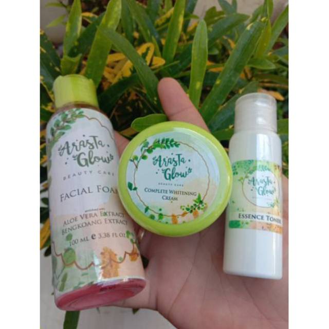 PAKET KOMPLIT ARASTA GLOW WHITENING COMPLETE TONER ISI 60ML BESARR !!!