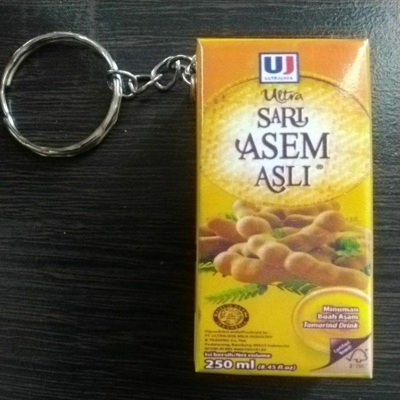 GANTUNGAN KUNCI UNIK MURAH MINIATUR KOTAK MINUMAN-Ultramilk Sari Asem
