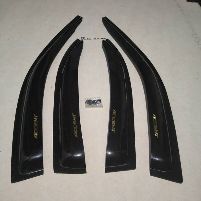 Talang air pintu mobil hyundai acent