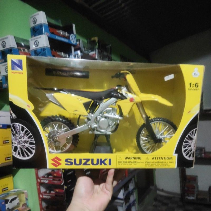 diecast miniatur motor trail Suzuki 1:6 motocross balap besar
