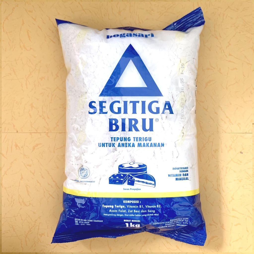 

Tepung Terigu Serbaguna SEGITIGA BIRU BOGASARI 1 kg