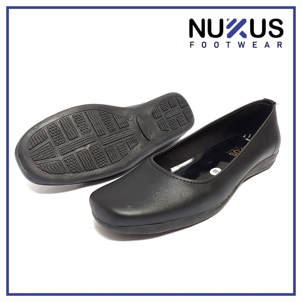 Sepatu Pantofel Flat Hitam Wanita - P04